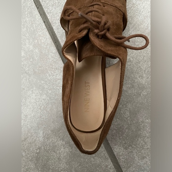 Nine West: Suede Cut Out Flats in Tan Size 7 - Picture 4 of 5